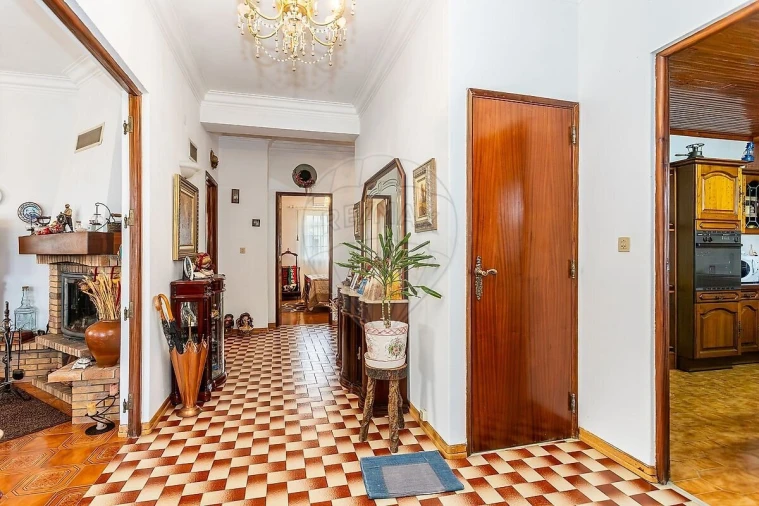 Moradia T3 para Venda em Pontinha e Famões Foto 8