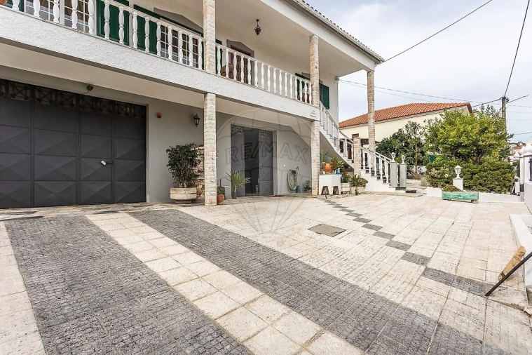 Moradia T3 para Venda em Pontinha e Famões Foto 22