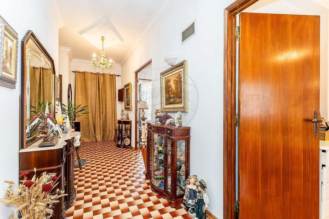 Moradia T3 para Venda em Pontinha e Famões Foto 9