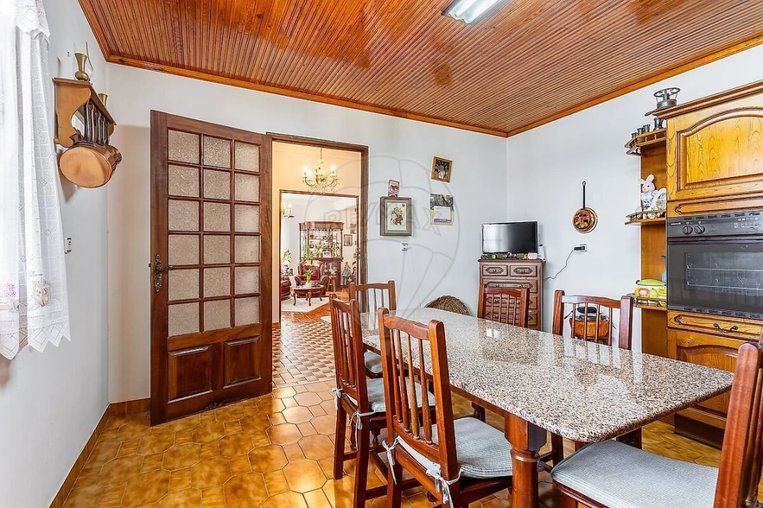 Moradia T3 para Venda em Pontinha e Famões Foto 7