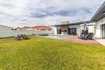 Moradia T3 para Venda em Fernao Ferro