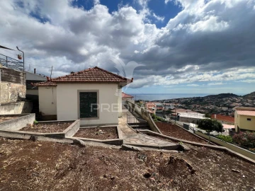 Moradia T3 para Venda em Funchal (São Pedro)