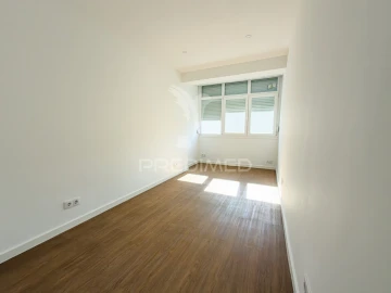Apartamento T2 para Venda em Almada, Cova da Piedade, Pragal e Cacilhas