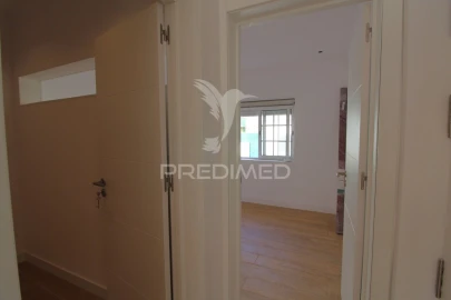 Apartamento T1 para Venda em Baixa da Banheira e Vale da Amoreira