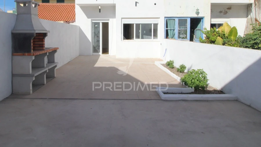 Apartamento T1 para Venda em Baixa da Banheira e Vale da Amoreira