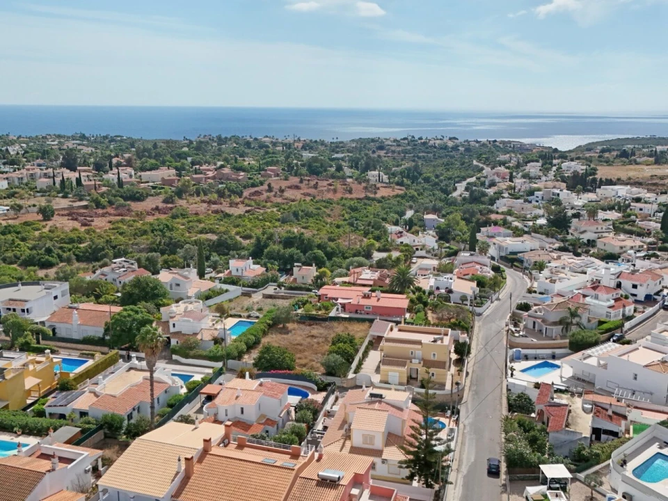 Terreno para Venda em Estômbar e Parchal Foto 1