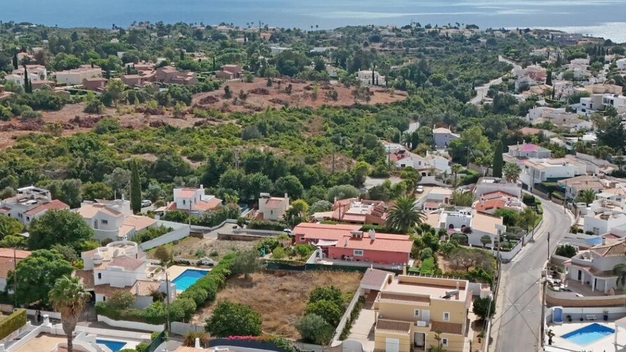 Terreno para Venda em Estômbar e Parchal