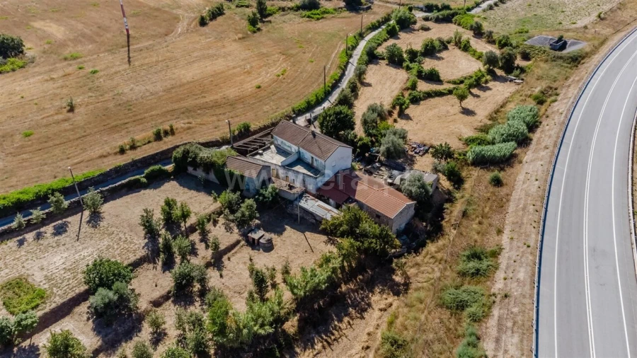 Moradia T0 para Venda em Covilhã e Canhoso Foto 4