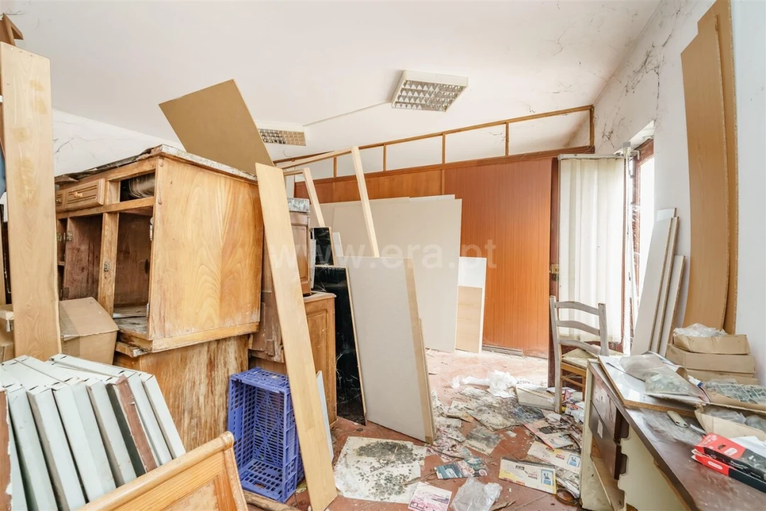 Armazém para Venda em Teixoso e Sarzedo Foto 6