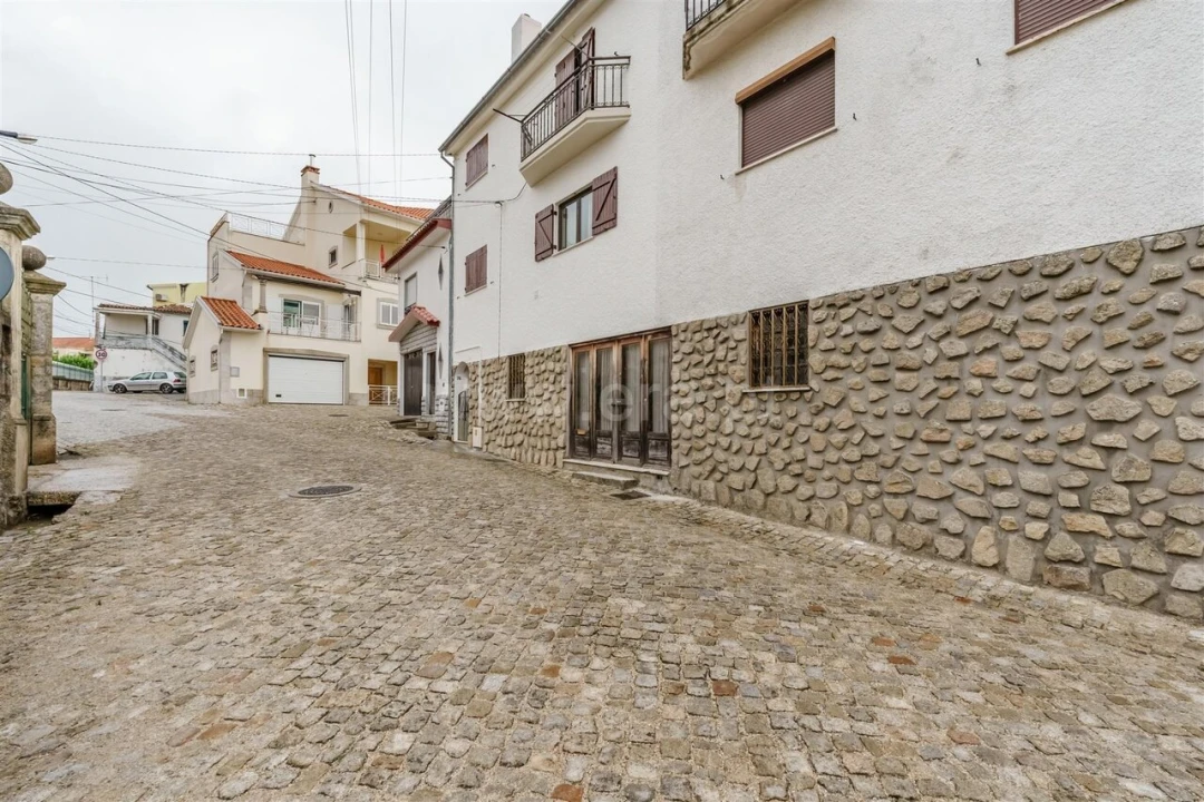 Armazém para Venda em Teixoso e Sarzedo Foto 3