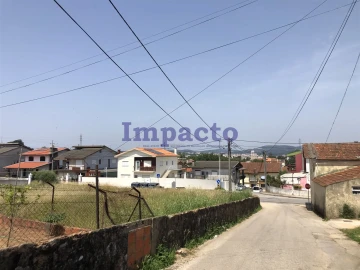 Moradia T1 para Venda em Vila de Cucujães