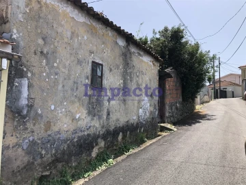 Moradia T1 para Venda em Vila de Cucujães
