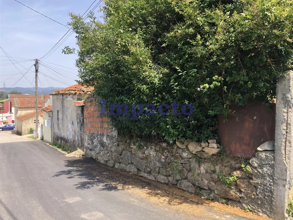 Moradia T1 para Venda em Vila de Cucujães Foto 1