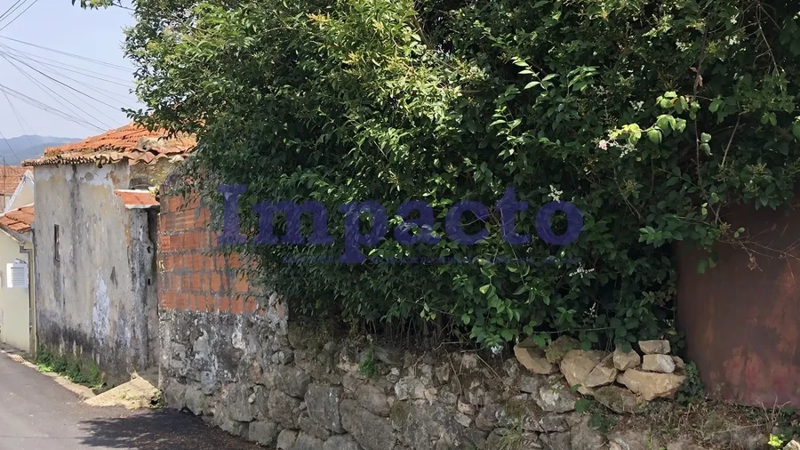 Moradia T1 para Venda em Vila de Cucujães