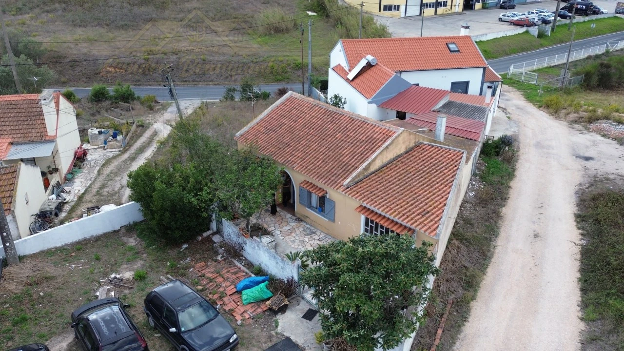Moradia T2 para Venda em Santa Maria, São Pedro e Matacães Foto 1
