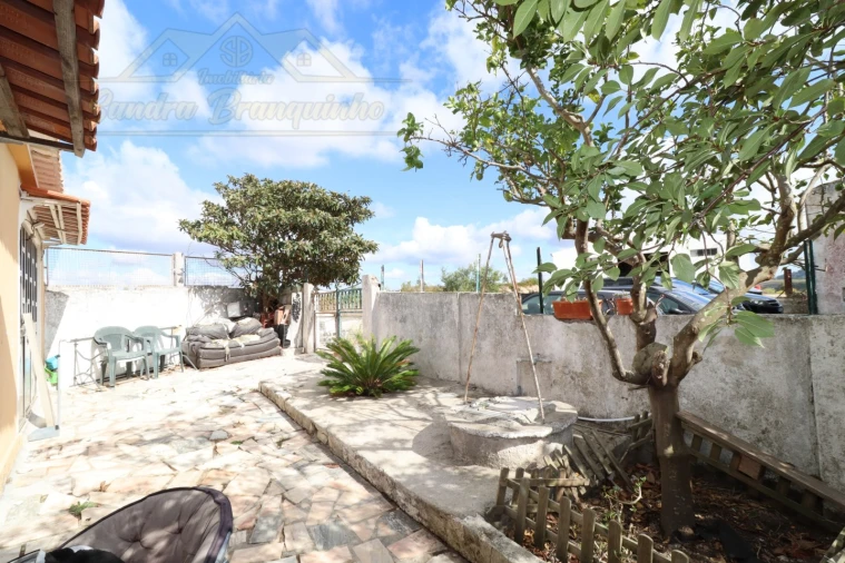 Moradia T2 para Venda em Santa Maria, São Pedro e Matacães Foto 32