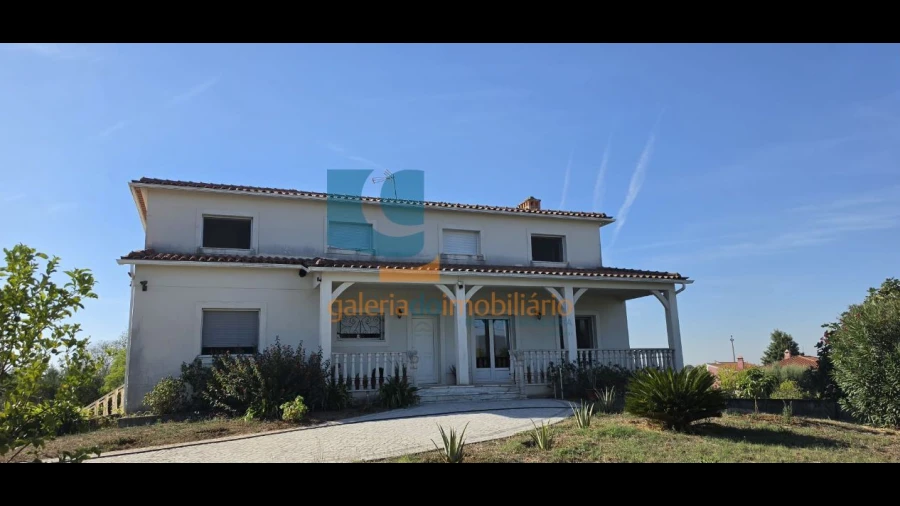 Moradia T6 para Venda em Torres Novas (Santa Maria, Salvador e Santiago)