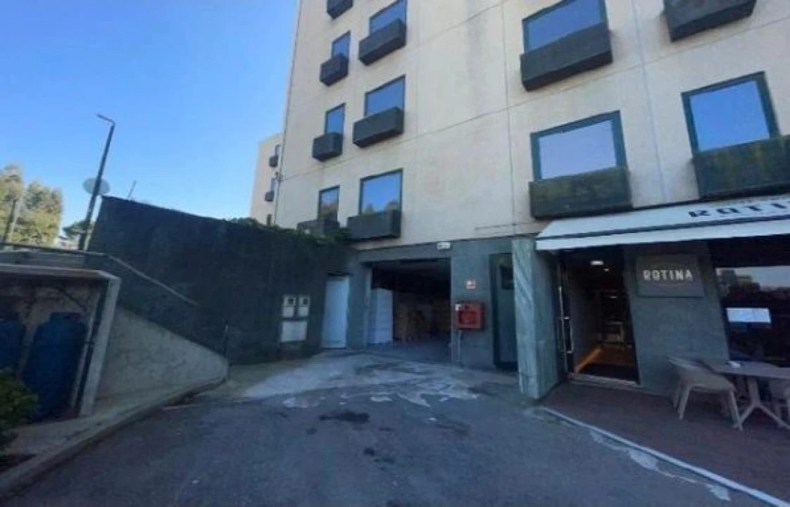 Armazém para Venda em Cidade da Maia Foto 3