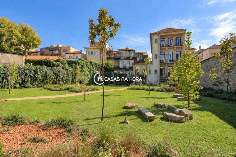Apartamento T2 para Arrendamento em Cedofeita, Santo Ildefonso, Sé, Miragaia, São Nicolau e Vitória Foto 16