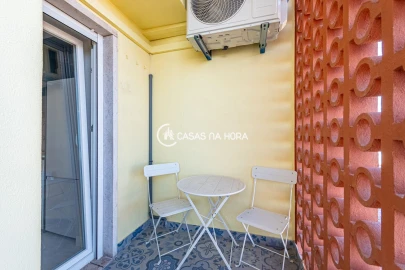 Apartamento T2 para Arrendamento em Santo António