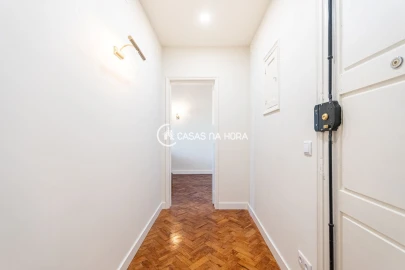Apartamento T2 para Arrendamento em Santo António