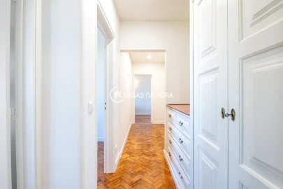 Apartamento T2 para Arrendamento em Santo António