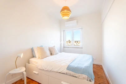 Apartamento T2 para Arrendamento em Santo António