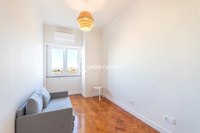 Apartamento T2 para Arrendamento em Santo António