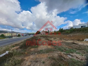 Terreno para Arrendamento em Santa Maria, São Pedro e Matacães
