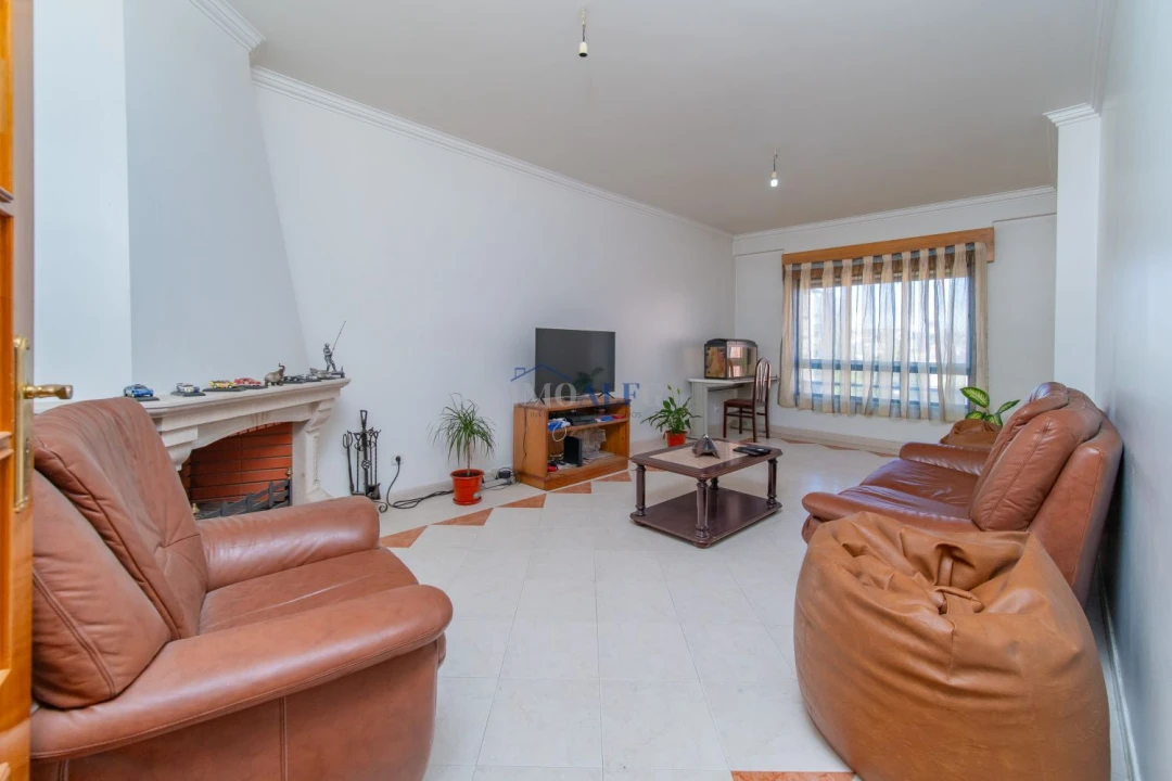 Apartamento T2 para Venda em Santa Iria de Azoia, São João da Talha e Bobadela Foto 1