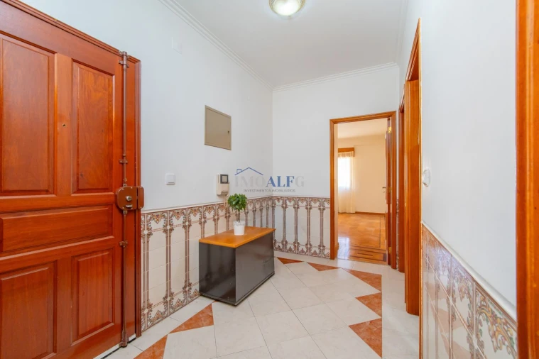 Apartamento T2 para Venda em Santa Iria de Azoia, São João da Talha e Bobadela Foto 4