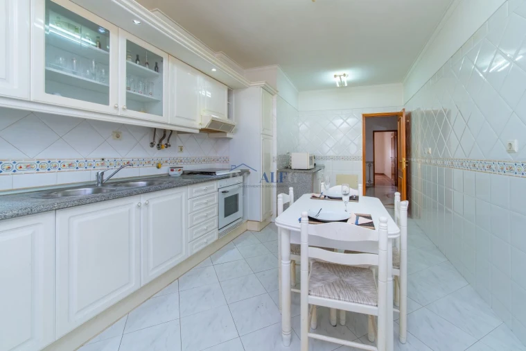 Apartamento T2 para Venda em Santa Iria de Azoia, São João da Talha e Bobadela Foto 5