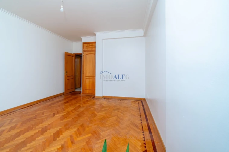 Apartamento T2 para Venda em Santa Iria de Azoia, São João da Talha e Bobadela Foto 16