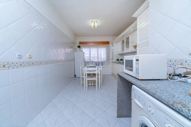 Apartamento T2 para Venda em Santa Iria de Azoia, São João da Talha e Bobadela Foto 9