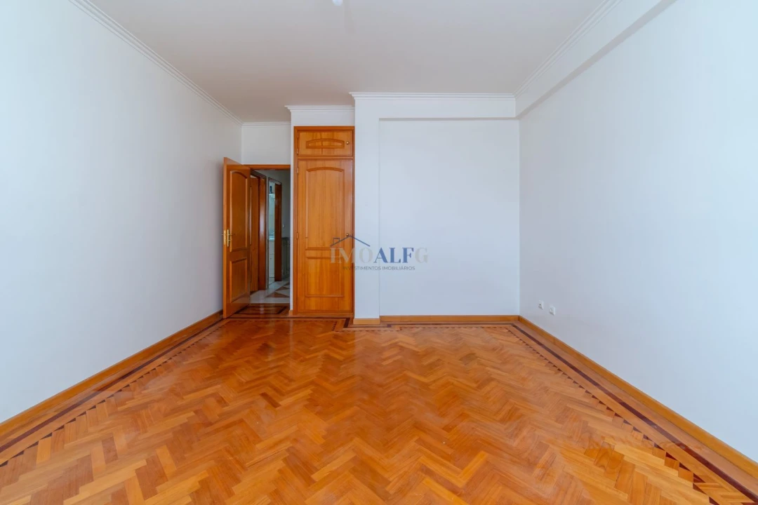Apartamento T2 para Venda em Santa Iria de Azoia, São João da Talha e Bobadela Foto 17