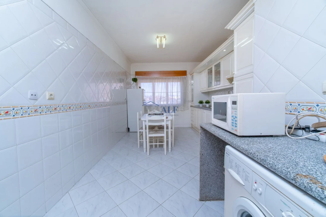 Apartamento T2 para Venda em Santa Iria de Azoia, São João da Talha e Bobadela Foto 9