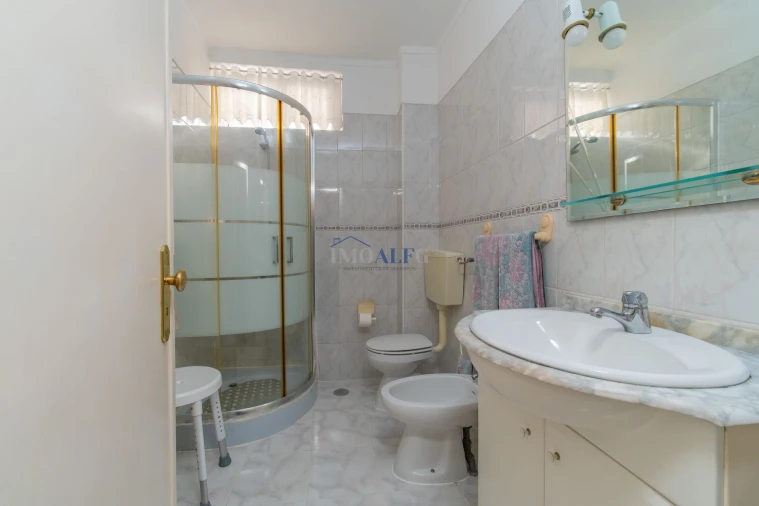 Apartamento T2 para Venda em Santa Iria de Azoia, São João da Talha e Bobadela Foto 17