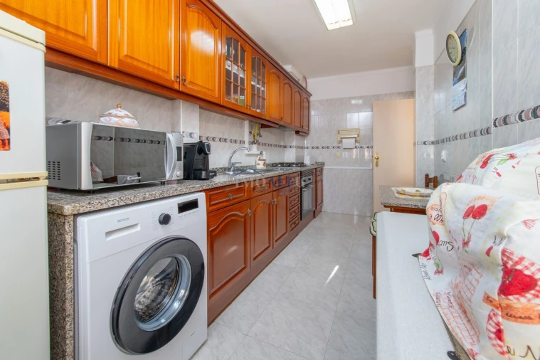 Apartamento T2 para Venda em Santa Iria de Azoia, São João da Talha e Bobadela Foto 8