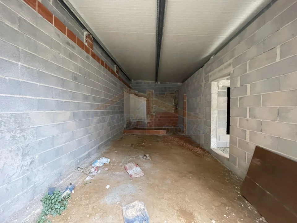 Moradia T2 para Venda em Vermelha Foto 10