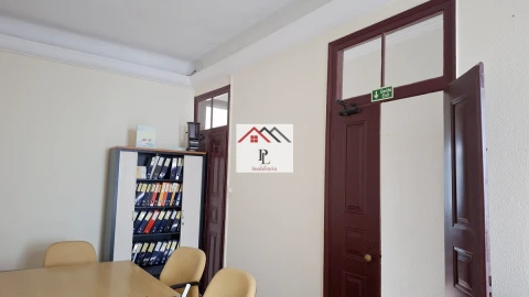Loja para Venda em Buarcos