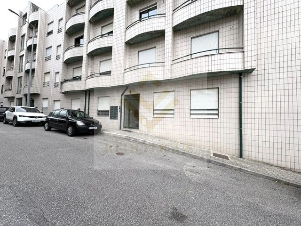 Apartamento T1 para Venda em Oliveira do Douro Foto 18
