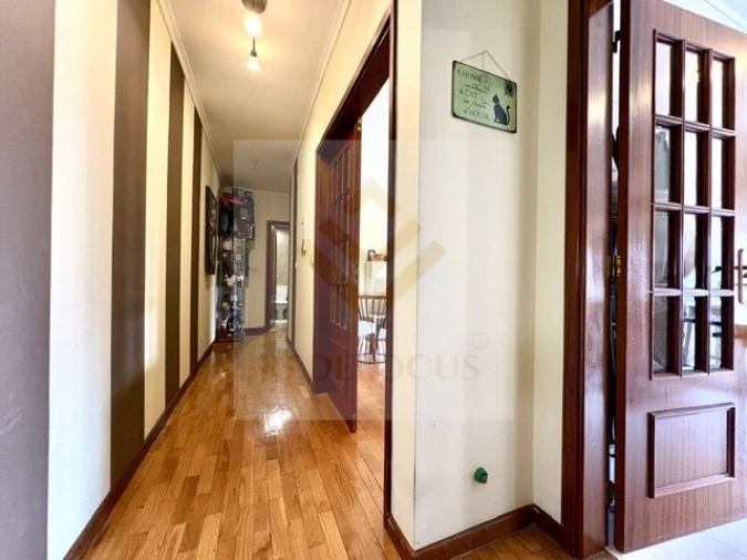 Apartamento T1 para Venda em Oliveira do Douro Foto 2
