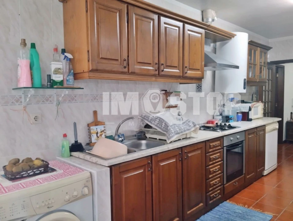 Apartamento T1 para Venda em Aguada de Cima Foto 1