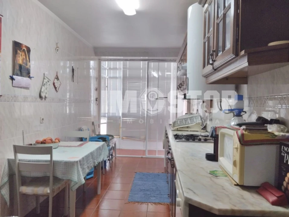 Apartamento T1 para Venda em Aguada de Cima Foto 4