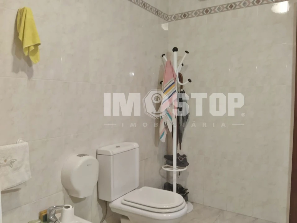 Apartamento T1 para Venda em Aguada de Cima Foto 15