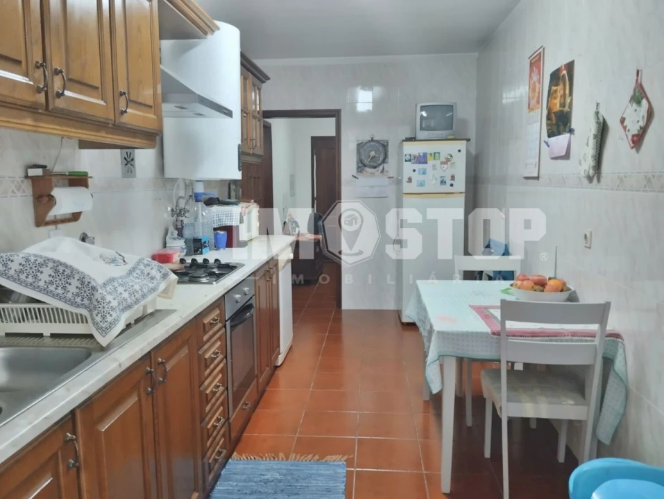 Apartamento T1 para Venda em Aguada de Cima Foto 2