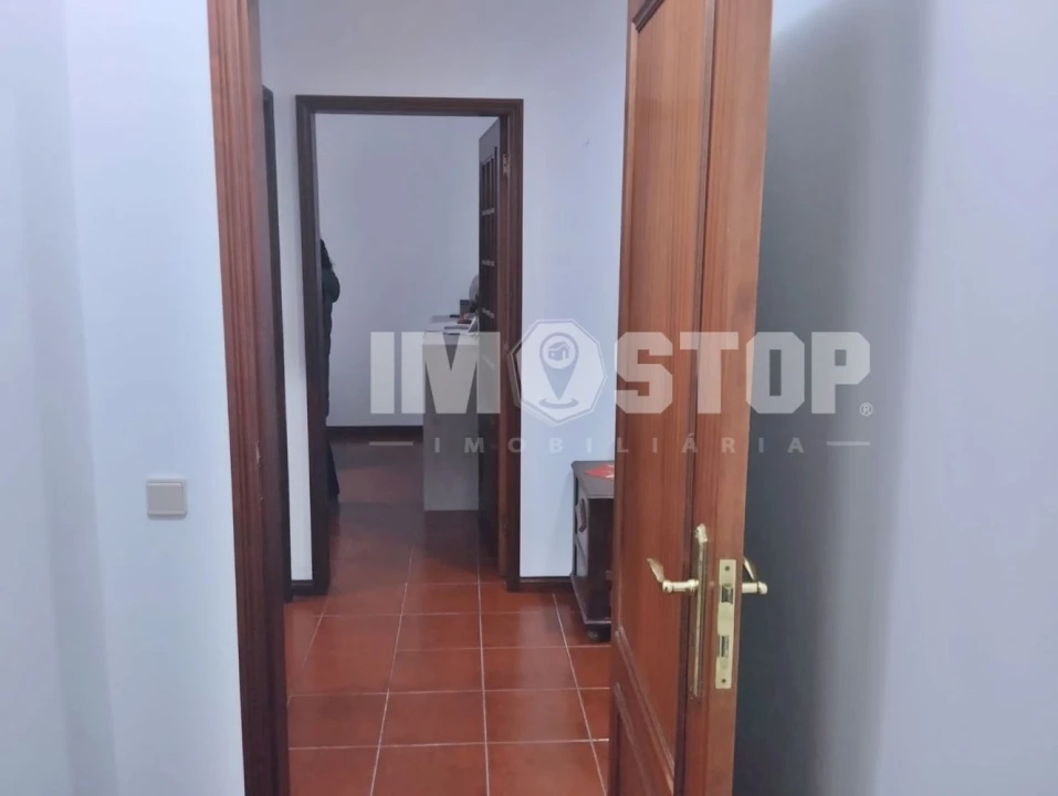 Apartamento T1 para Venda em Aguada de Cima Foto 10