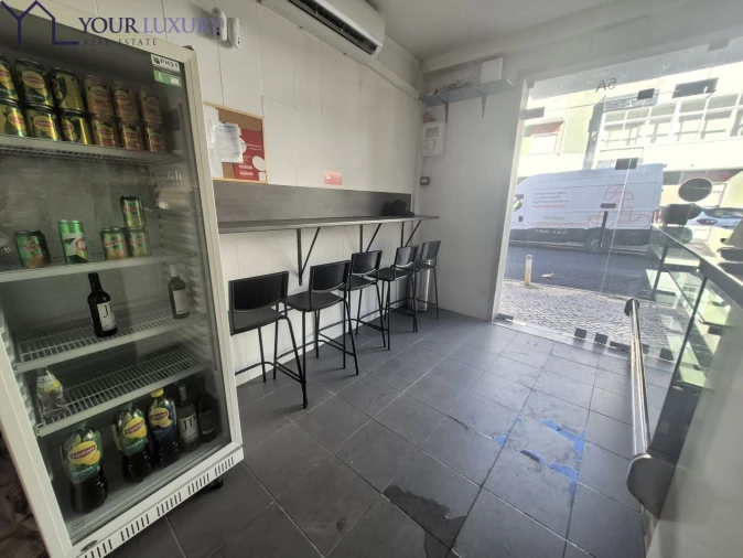 Loja para Arrendamento em Venteira Foto 6