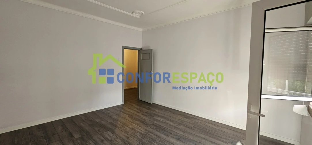 Apartamento T4 para Arrendamento em Castelo Branco Foto 13