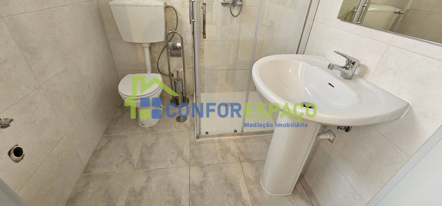 Apartamento T4 para Arrendamento em Castelo Branco Foto 6